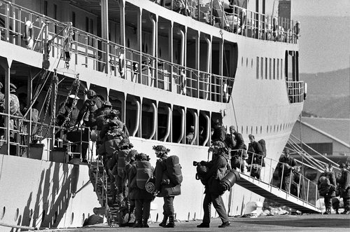 Vojaki JLA zapuščajo Slovenijo