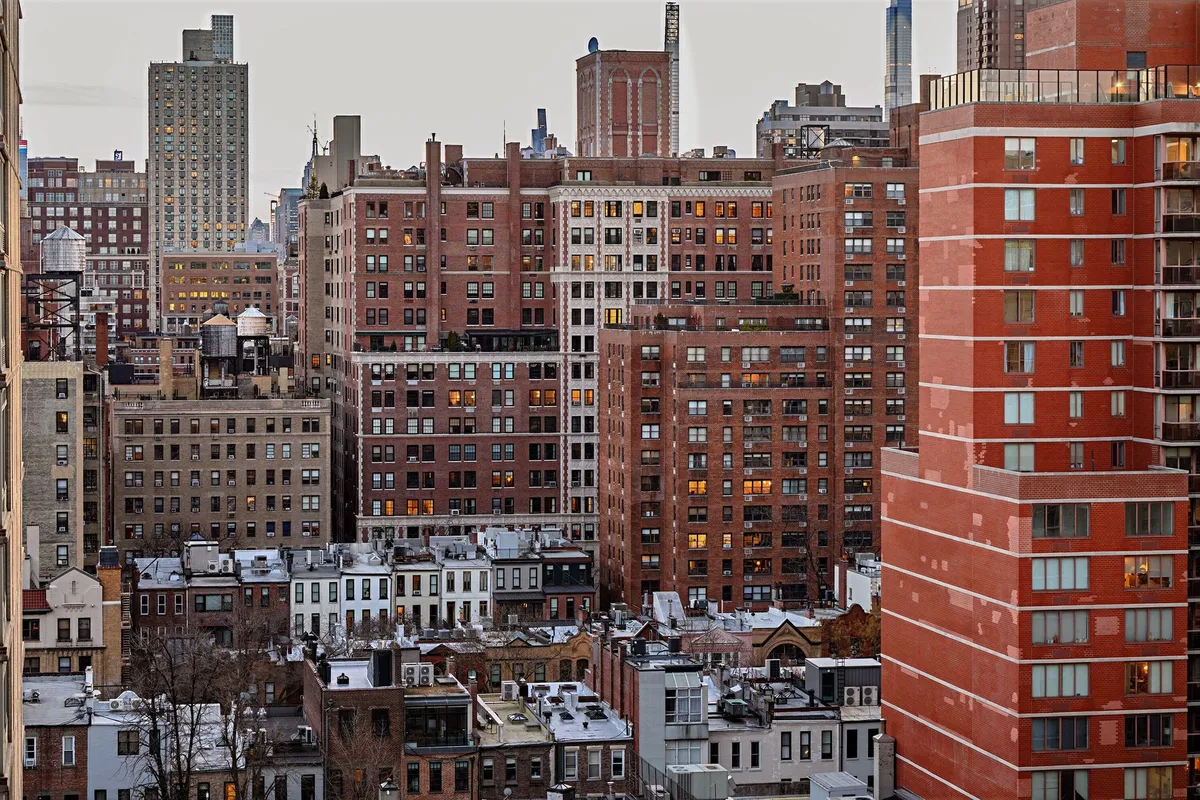 Ko stopite v nebotičnik v New Yorku, lahko opazite nekaj nenavadnega