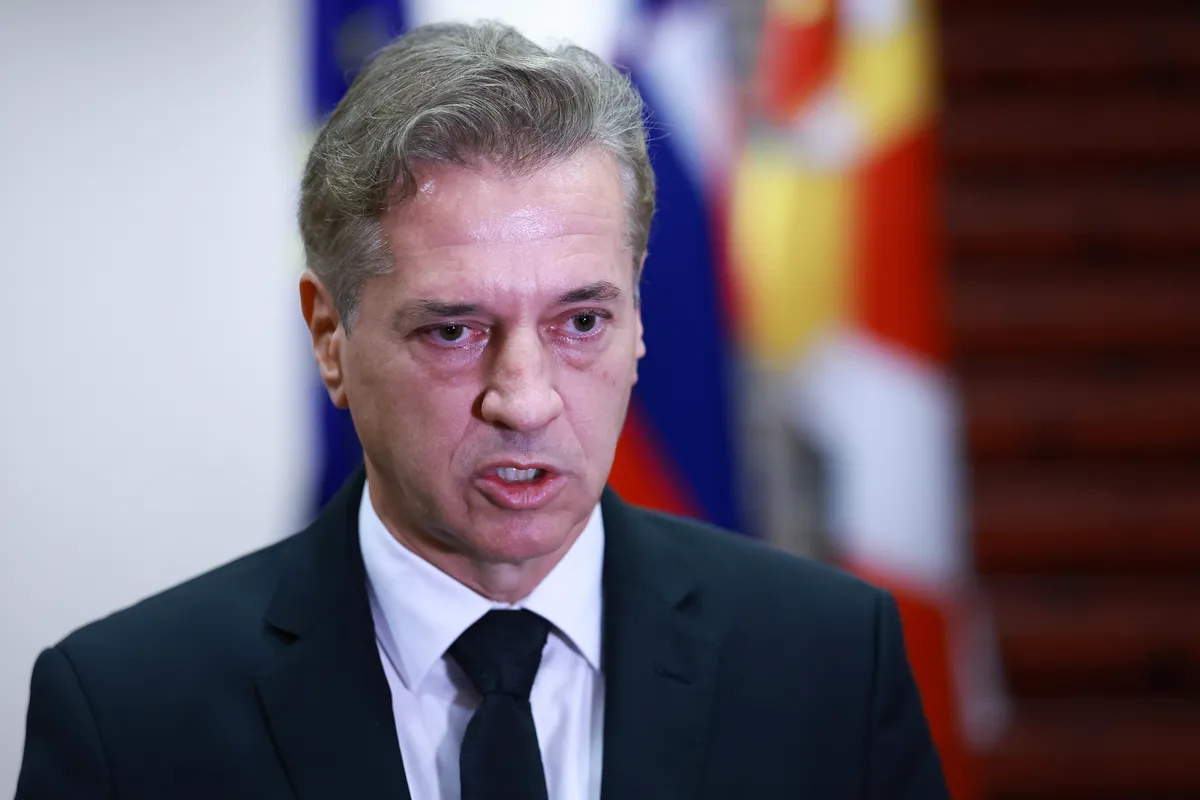 KPK: Kršitev je kršitev, tudi če gre za en SMS. Še pred volitvami verjetno tudi odločitev v zadevi Karigador