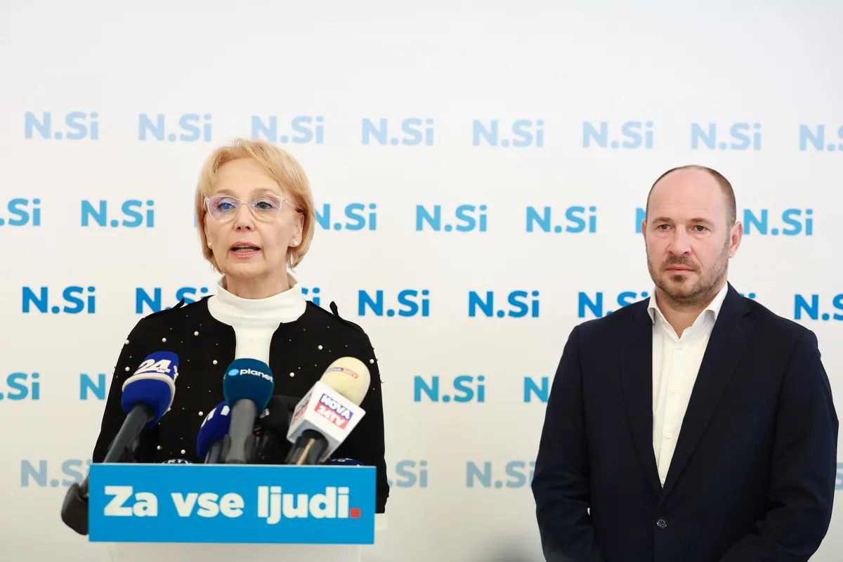 SDS in NSi zahtevata izredno sejo DZ, za tragedijo v Novem mestu krivita premierja Goloba