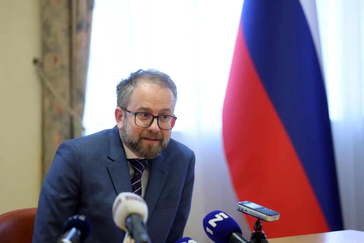 Odbor za kulturo zavrnil sklepe in poziv SDS k odstopu Mateja Accetta