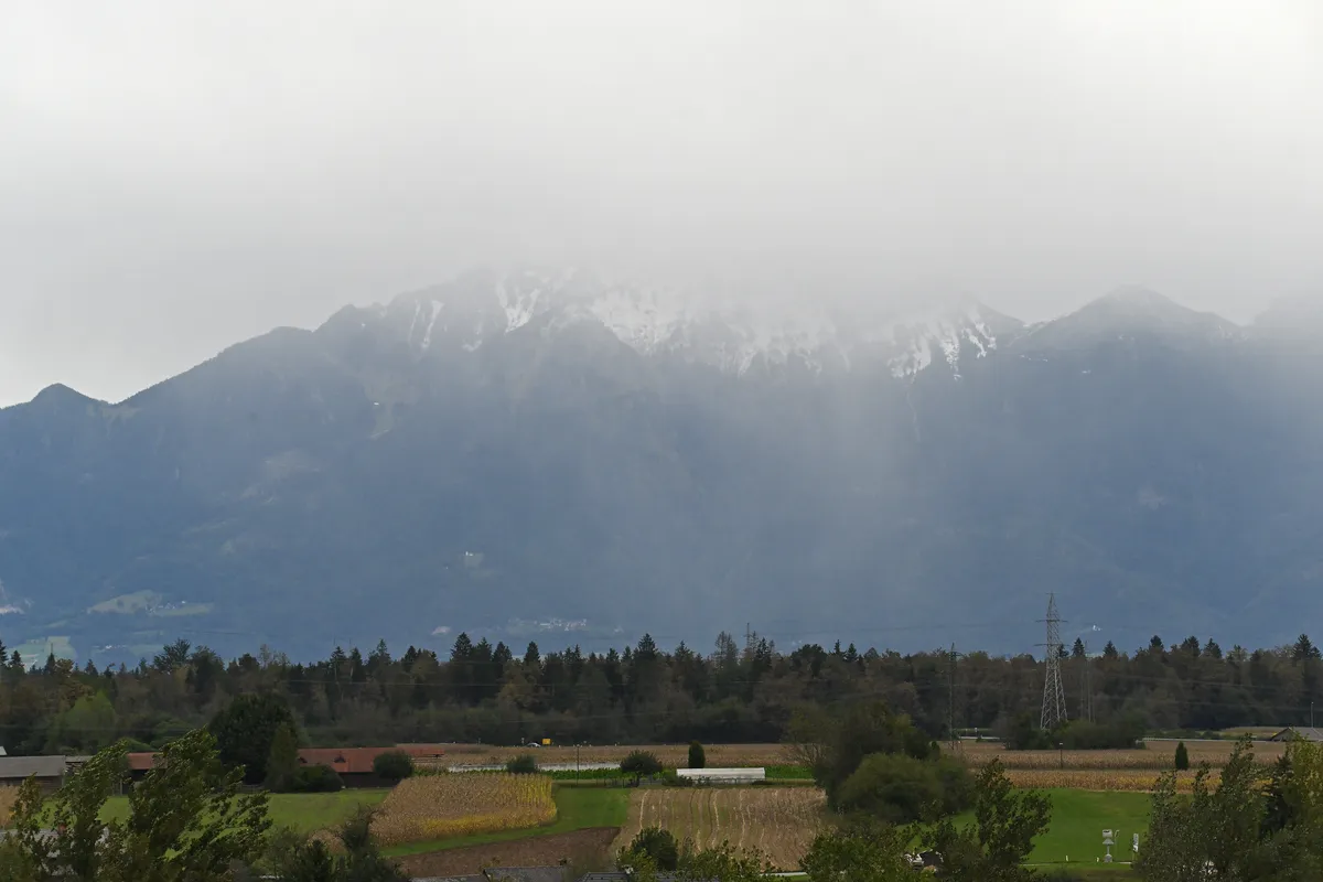 Na zahodu države dež, na vzhodu sonce