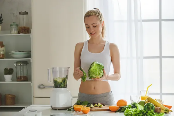 Znanstveniki: vaš smuti bo še bolj zdrav brez priljubljenega sadeža