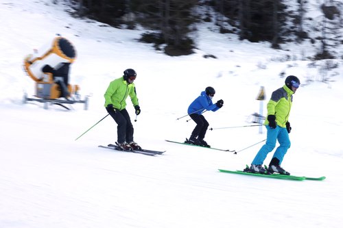 krvavec,smučanje,smučišče,gorenjska,sneg,zima