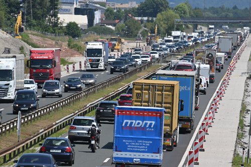 Avtocesta Vrhnika Ljubljana zastoji gneèa promet