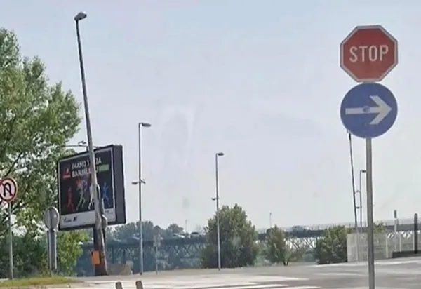 Prizor s ceste v BiH nasmejal: "To se lahko zgodi samo na Balkanu"