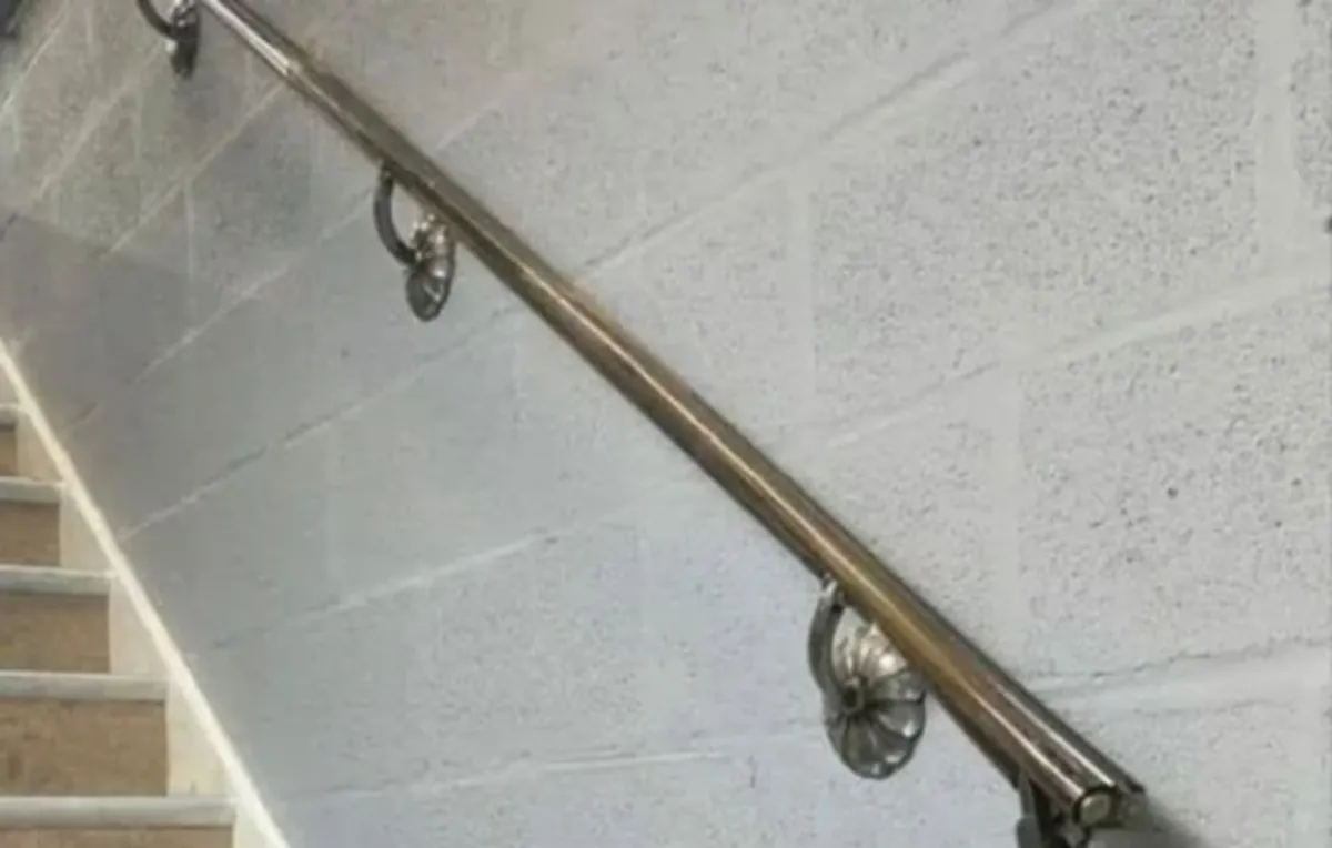 Doma namestil bizaren ročaj. Fotografija v hipu obkrožila ves Balkan (FOTO)