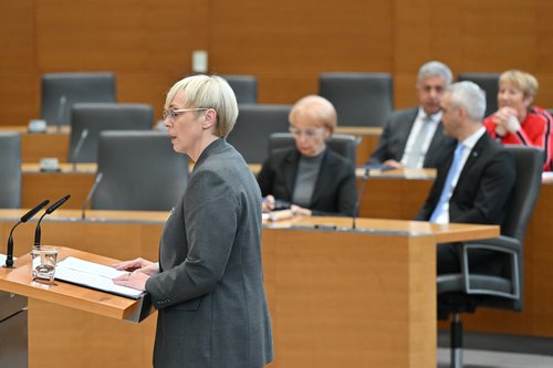 nagovor predsednice poslancem