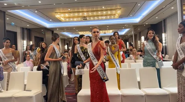 Škandal na izboru za Miss Universe: več predstavnic odkorakalo iz dvorane