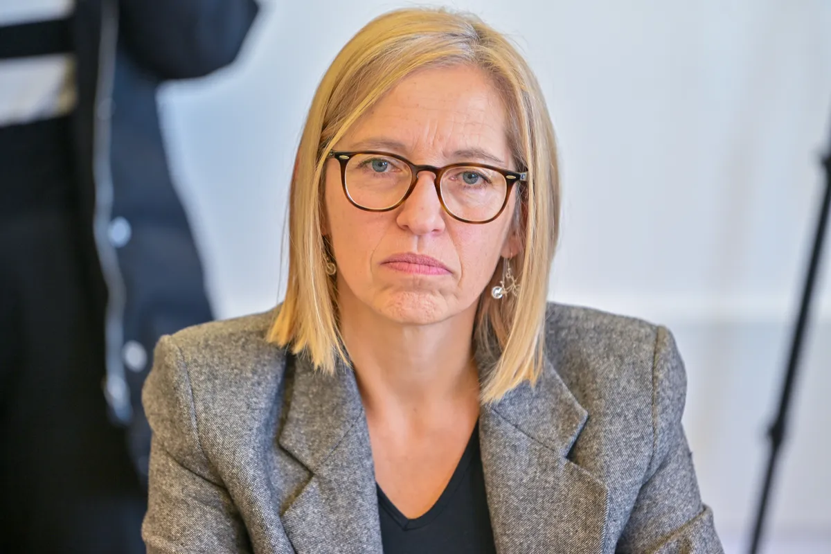 Po mnenju ministrice za zdravje čakanje v Borovnici neprimerno in nedopustno