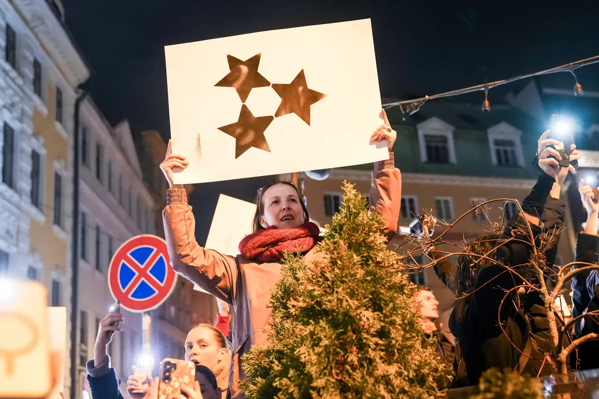 V Rigi 10.000 ljudi protestiralo proti izstopu iz istanbulske konvencije