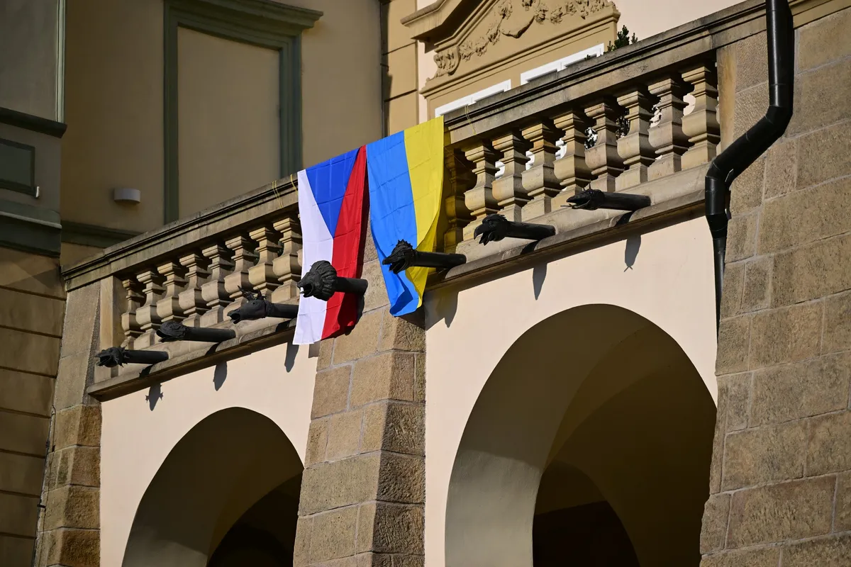 Ukrajina izgublja pomembno zaveznico: novi predsednik parlamenta že odstranil zastavo