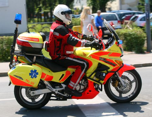 Reševalec na motorju