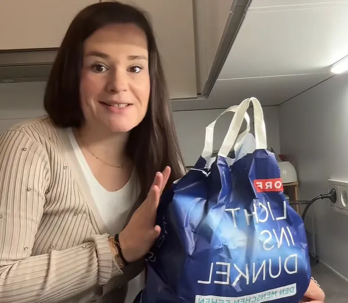 Pokazala vrečko z živili pred iztekom roka trajanja: "To je vredno veliko več"