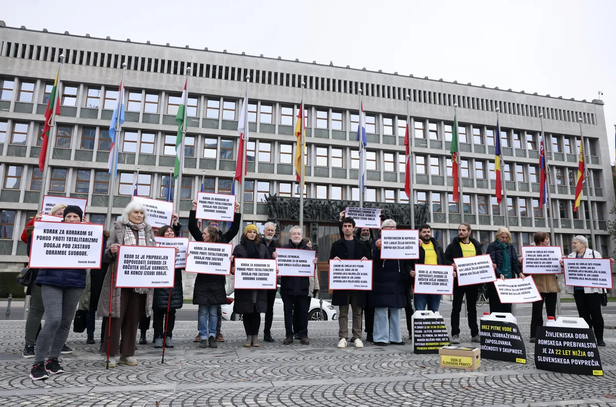 Nevladne organizacije poslance pozivajo, da zavrnejo predlog Šutarjevega zakona