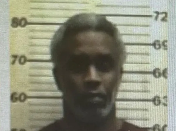 Nova policijska fotografija obsojenega glasbenega mogula Seana Diddyja Combsa (FOTO)