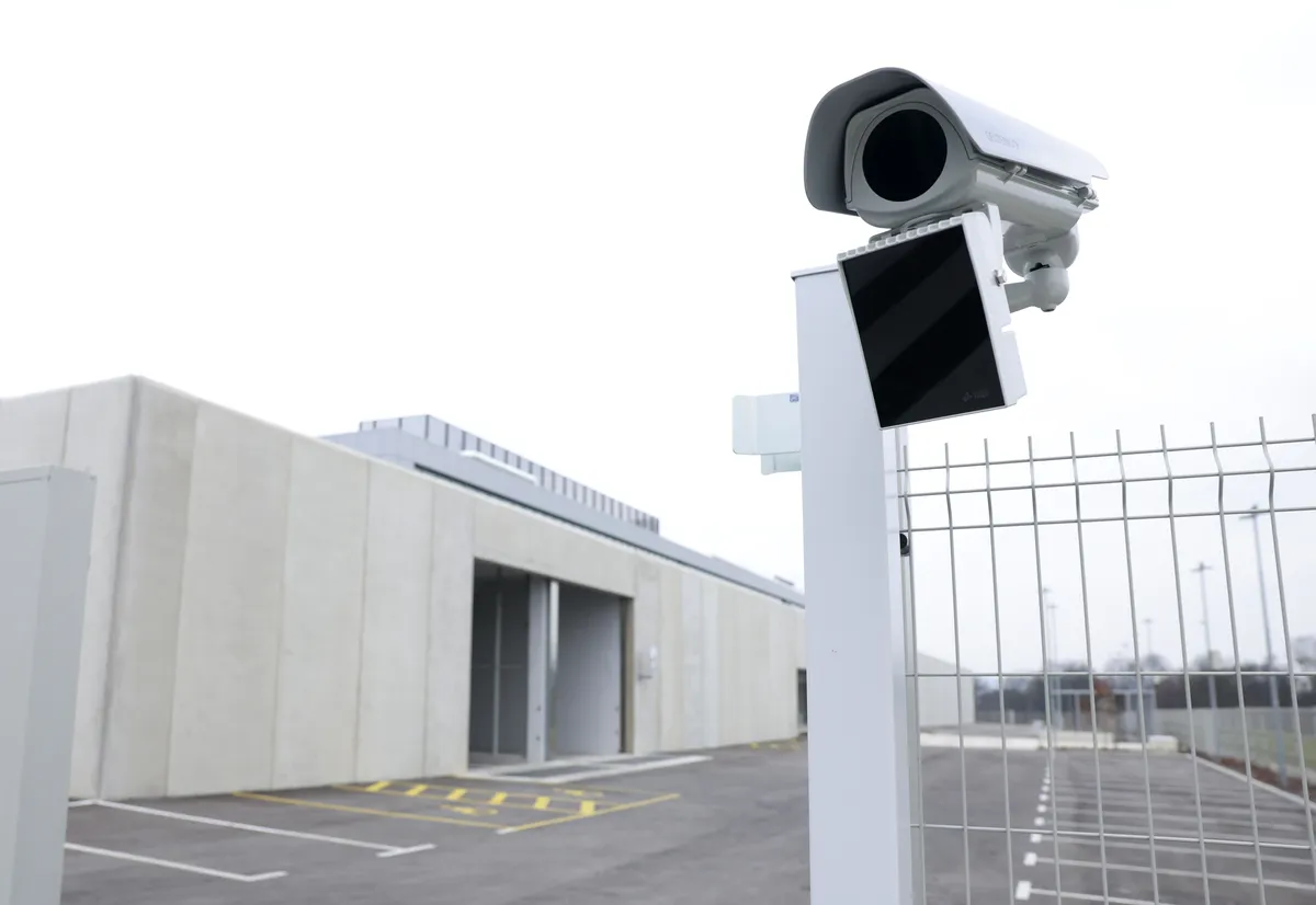 Znano, kdaj bodo preselili prve zapornike v zapor v Dobrunjah