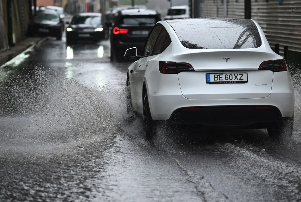 V neurju Claudia na Portugalskem umrla ženska, najmanj 19 ljudi je poškodovanih