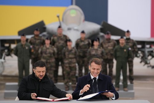 Emmanuel Macron in Volodimir Zelenski