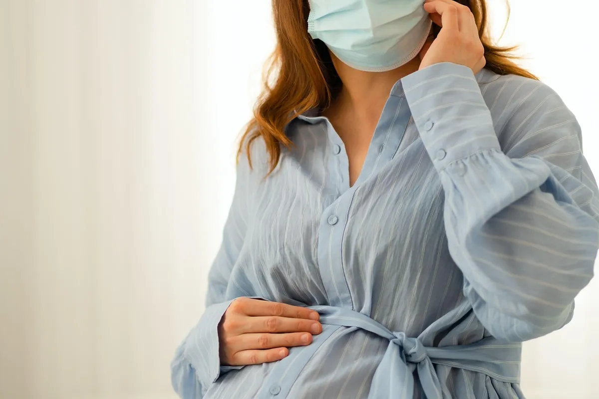 Covid-19 pri nosečnicah povezan z avtizmom otrok? Strokovnjakinja: Skrb je odveč