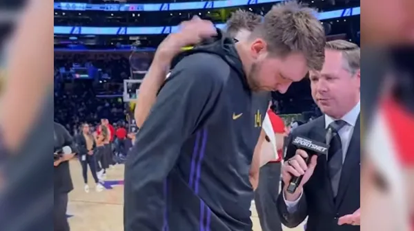 Dončića je zmotil med intervjujem: njegov odziv se širi po spletu