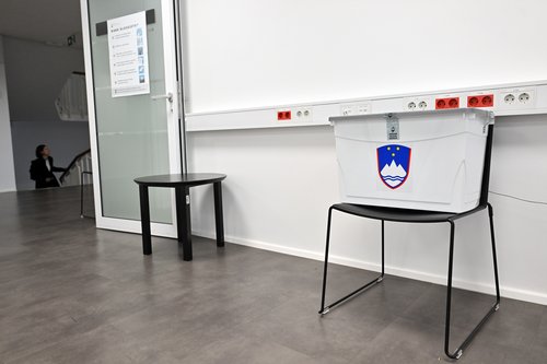 Predčasno glasovanje o referendumu o prostovoljnem končanju življenja