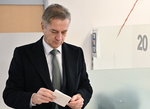 Premier Golob predčasno glasoval na referendumu o zakonu o pomoči pri prostovoljnem končanju življenja