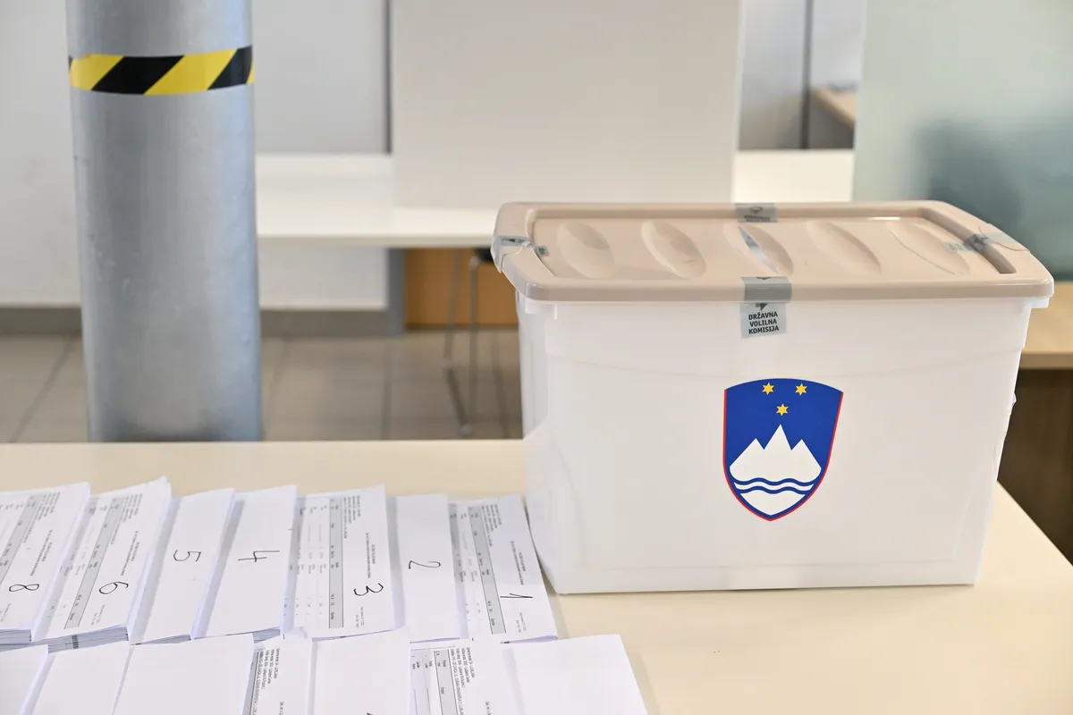 Samo še danes lahko predčasno glasujete na referendumu