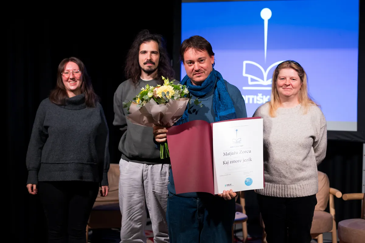 Podelili prvo nagrado kritiška ost za najboljše literarnokritiško besedilo