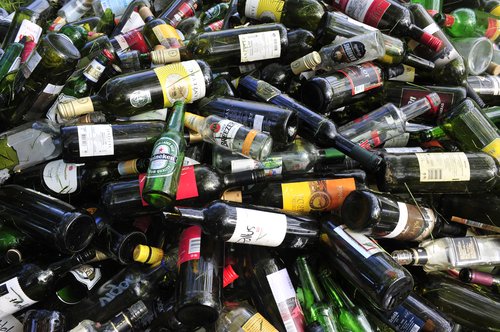 Slovenija,Ljubljana, 10. Maj 2012, 10.05.2012 vrecke smeti, narava, stekleniceFoto: Srdjan Zivulovic /BOBO