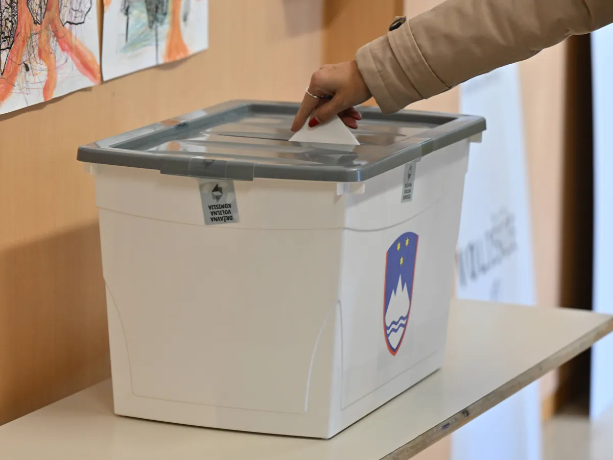 Anketa Vox populi: desnica bi imela v parlamentu večino