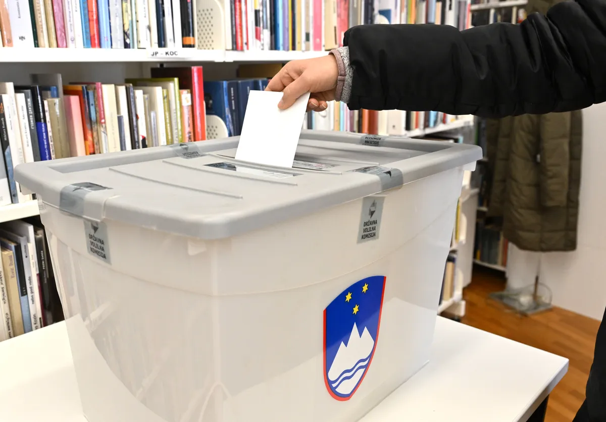 Svoboda, SD in Levica predlagajo dva referendumska dneva letno