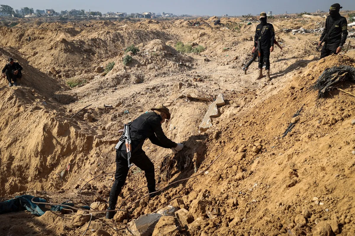 Skrajno skupina Rdečemu križu predalo truplo enega od zadnjih izraelskih talcev