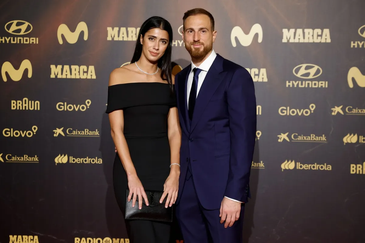 Jan Oblak v izbrani družbi, oglasila se je tudi njegova izbranka