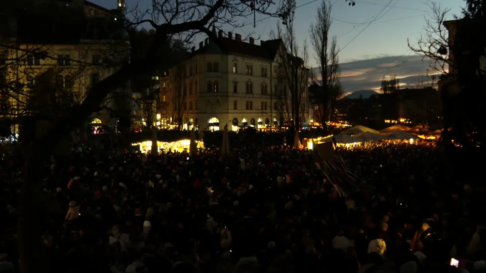 Pred prižigom prazničnih luči ljubljanska občina razkrila ime smreke
