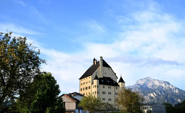 Pobegle redovnice bodo lahko ostale v zapuščenem samostanu