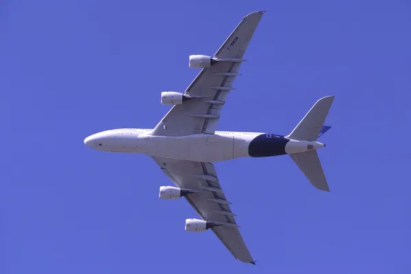 Nujen poziv Airbusa za več kot 6.000 letal: Nemudoma ustavite lete