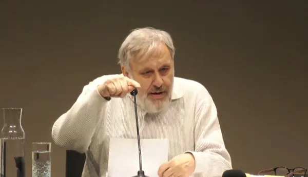 Svarilo Slavoja Žižka v Novi Gorici: Donalda Trumpa ne bi smeli podcenjevati