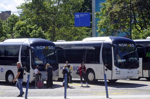 Javni potniški promet, avtobus, avtobusna postaja