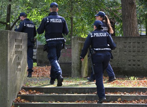 policisti