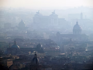 Več kot 180.000 smrti v Evropi povezanih z onesnaženim zrakom, največ pri naših sosedih