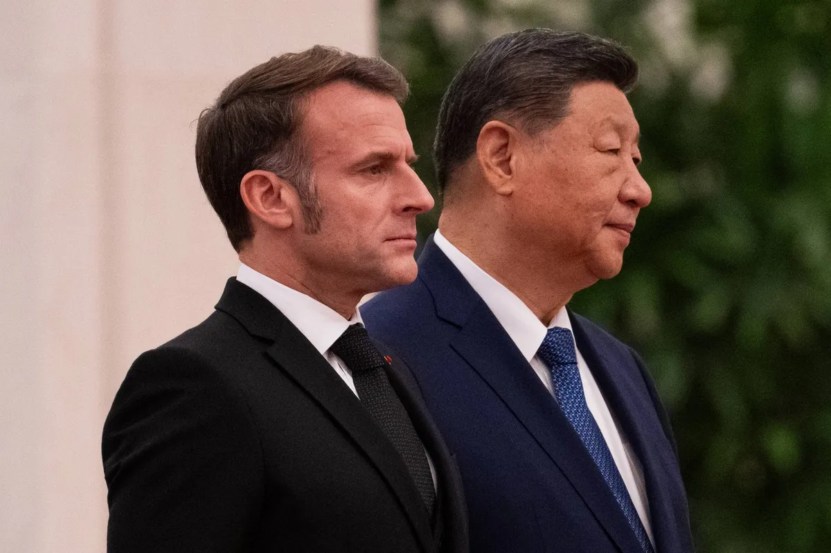 Predsednik Macron predsedniku Šiju: Francija in Kitajska morata premostiti razlike