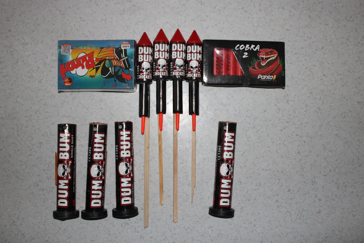 Otrok v osnovno šolo prinesel nevarno pirotehniko, policija obvestila tudi CSD