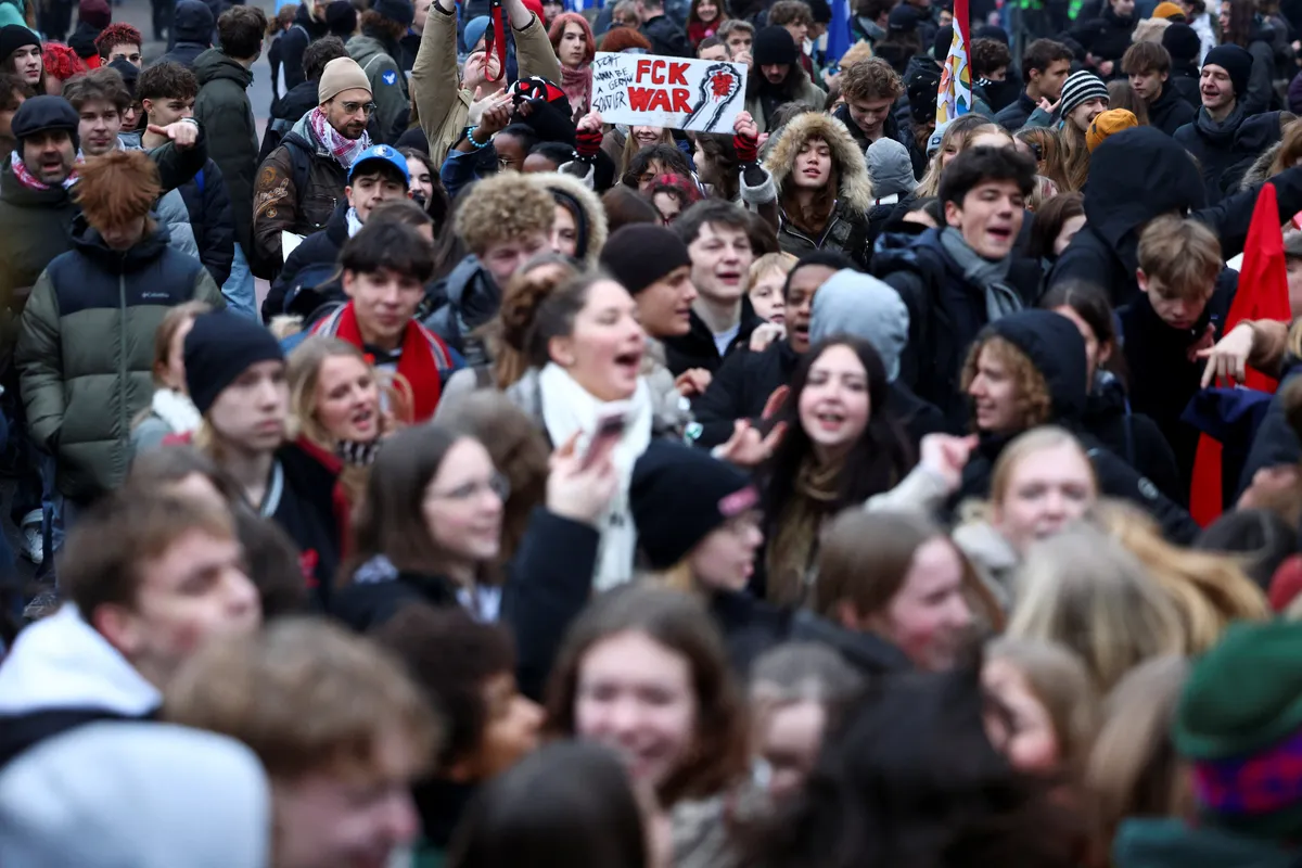 Na tisoče mladih v Nemčiji protestiralo proti služenju vojaškega roka