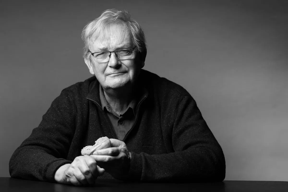 Umrl eden najvplivnejših dokumentarnih fotografov Martin Parr