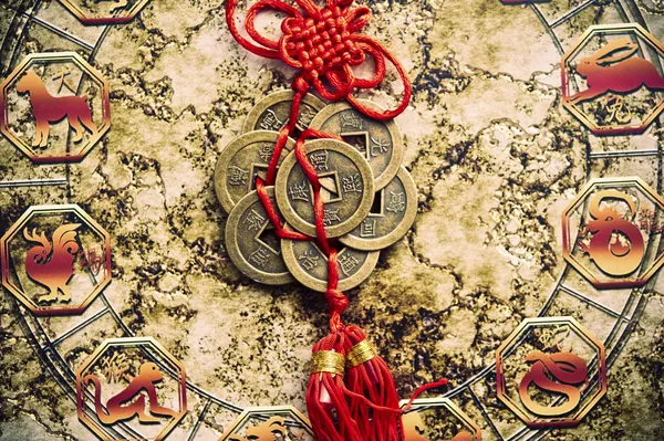 Kitajski horoskop 2026: rdeči ognjeni konj spreminja pravila igre, kaj vam prinaša?