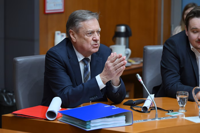 Trenja na zaslišanju Jankovića: "Lahko grem in boste sami sebi postavljali vprašanja"