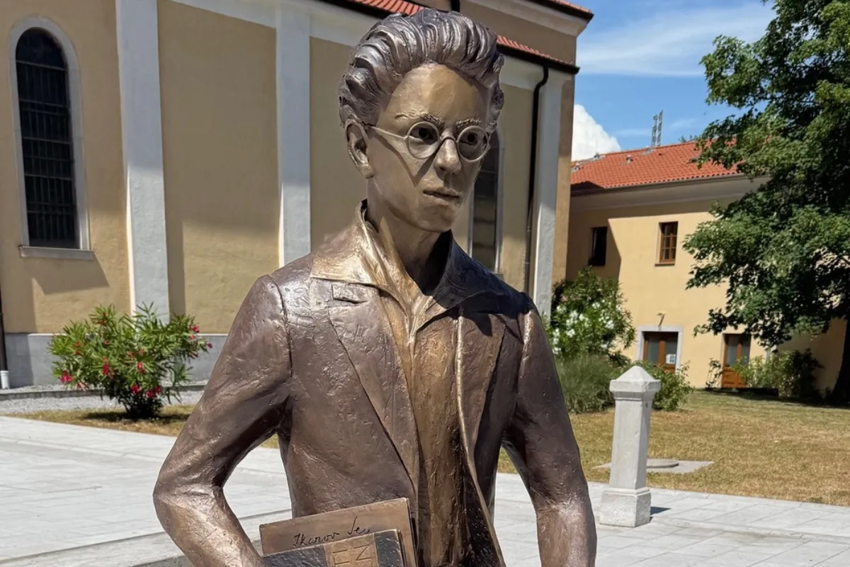 Pred nami leto v znamenju Kosovela: poklon pesniku, ki je ime Krasa ponesel v svet