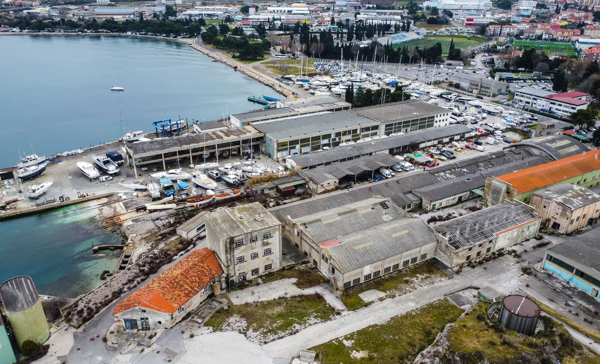 Obrambno ministrstvo želi izprazniti ladjedelnico v Izoli