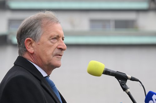 Karl Erjavec predstavil deset tez